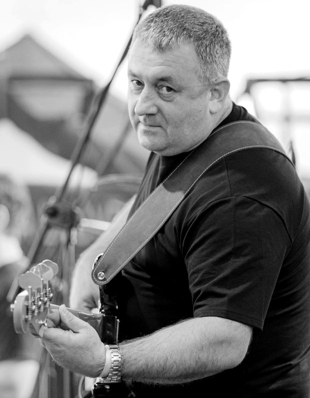 Tomasz „Gruby” Jabłoński z basem